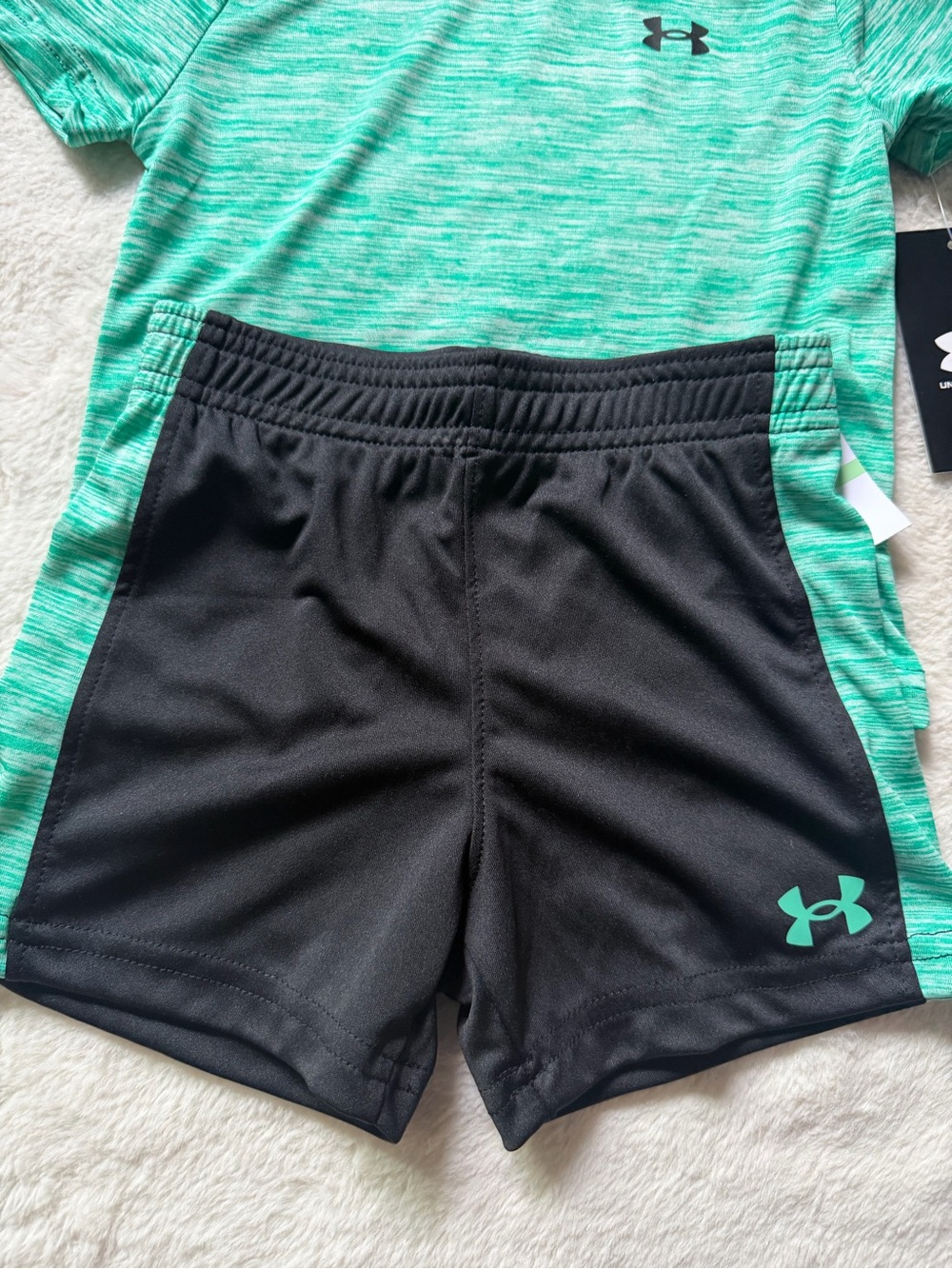 Under Armour Set - Picture 3 of 3